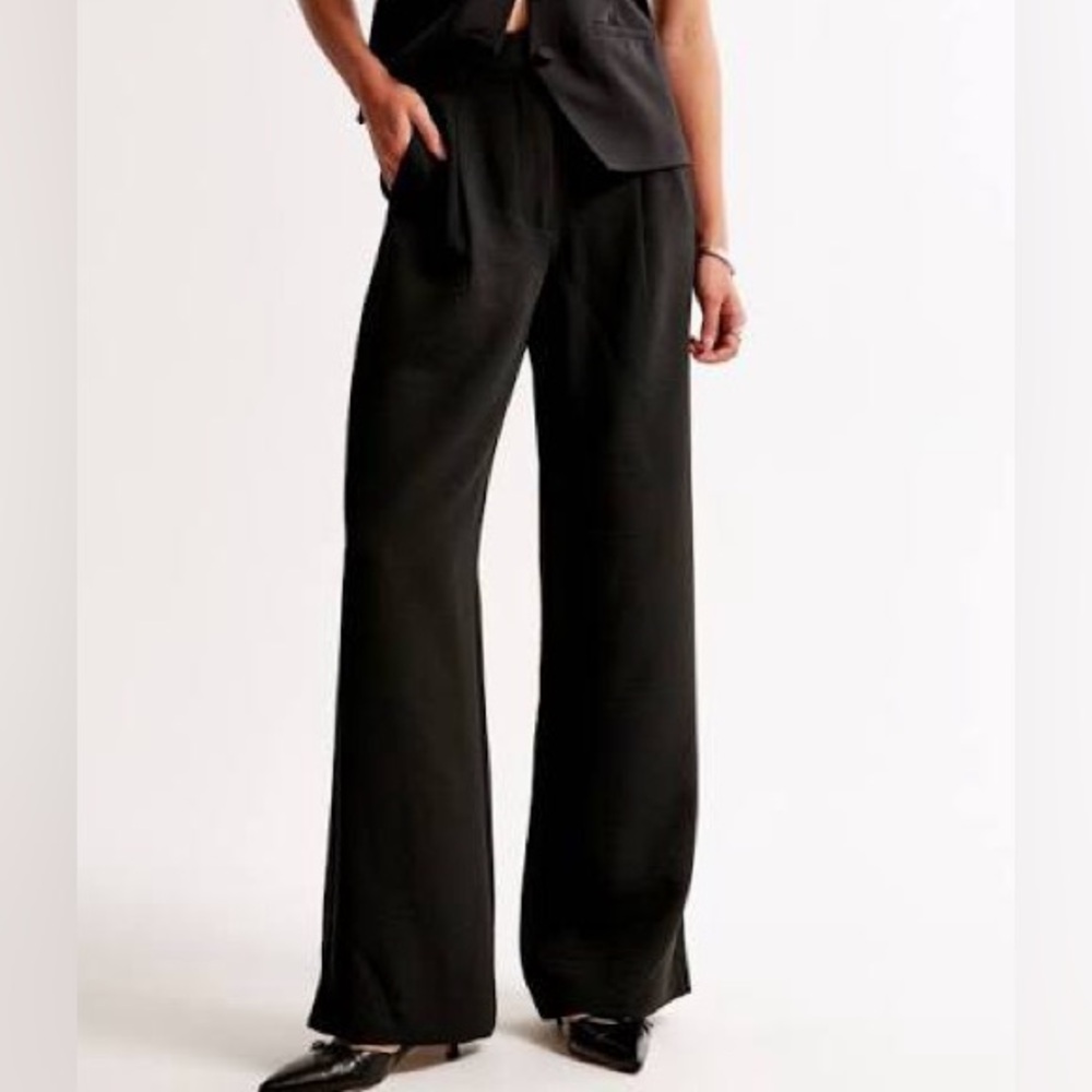 A&F Premium Crepe Wide Leg Trousers